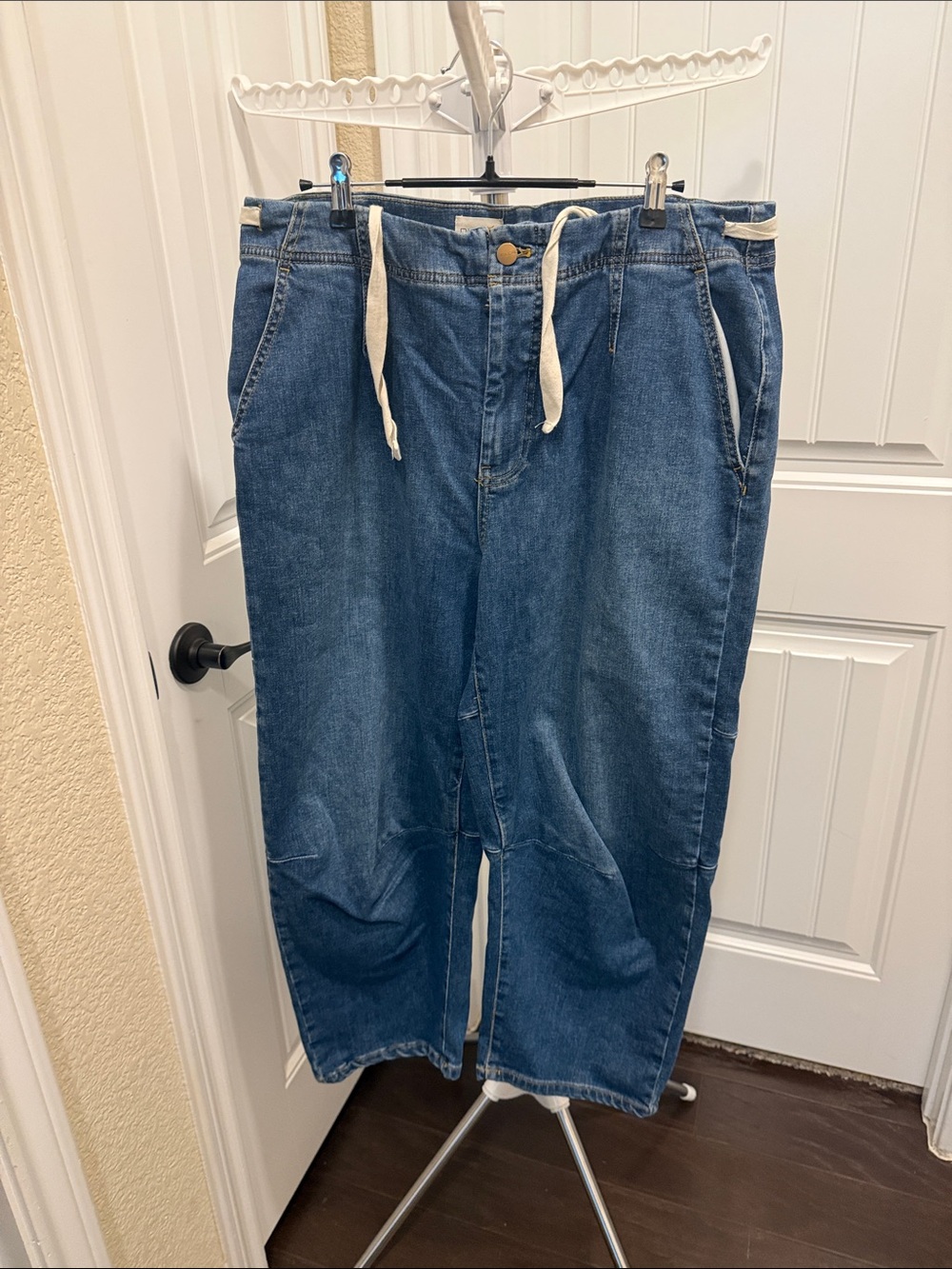 Anthropologie Pilcro “The Leni” Barrel Jeans EUC